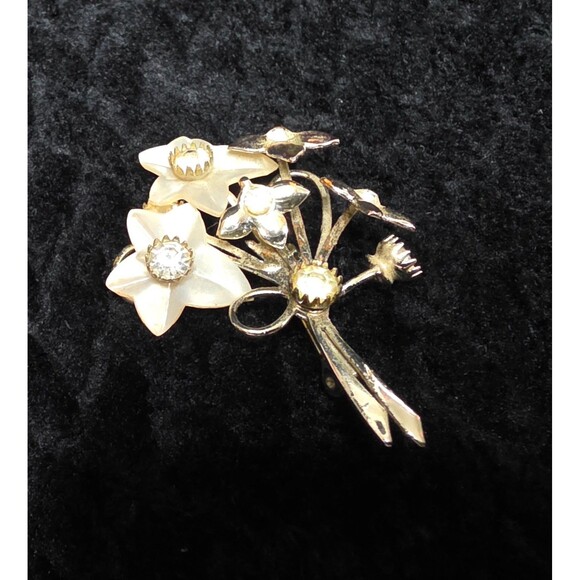 Vtg Gold-Tone Brooch With Mother Of Pearl Accents & Rhinestones Floral Design - Picture 7 of 10